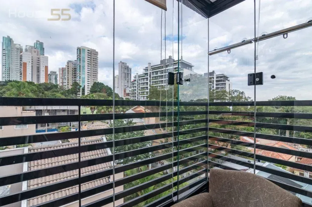 Estudio amueblado de 25 m² con balcón acristalado — photo 2