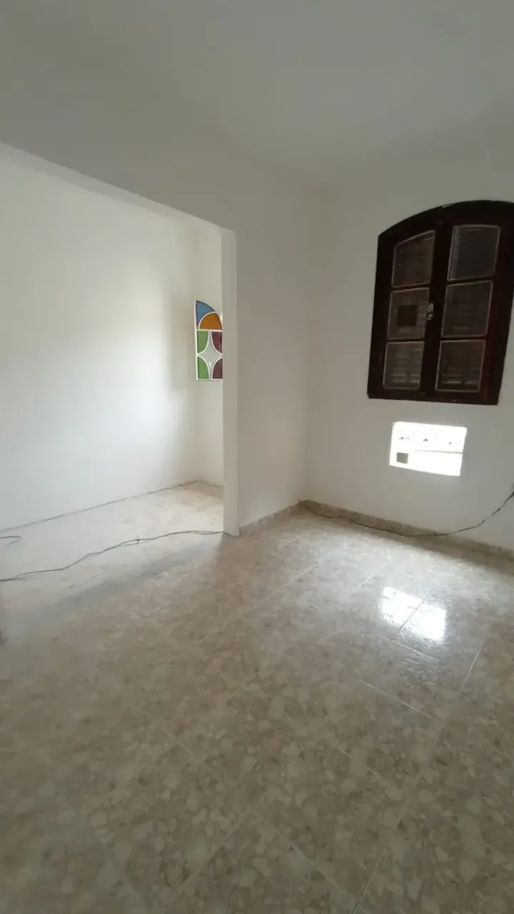 4-bedroom house with 2 bathrooms and 2 parking spots — photo 12