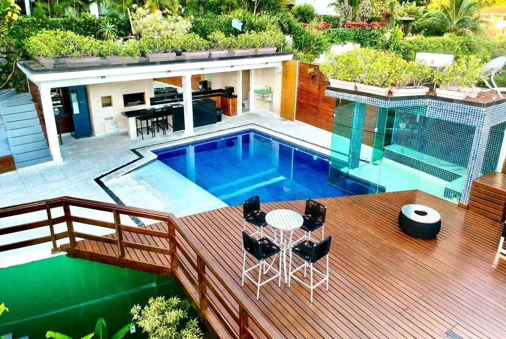 House with 5 bedrooms and open-plan kitchen plus balcony — photo 9