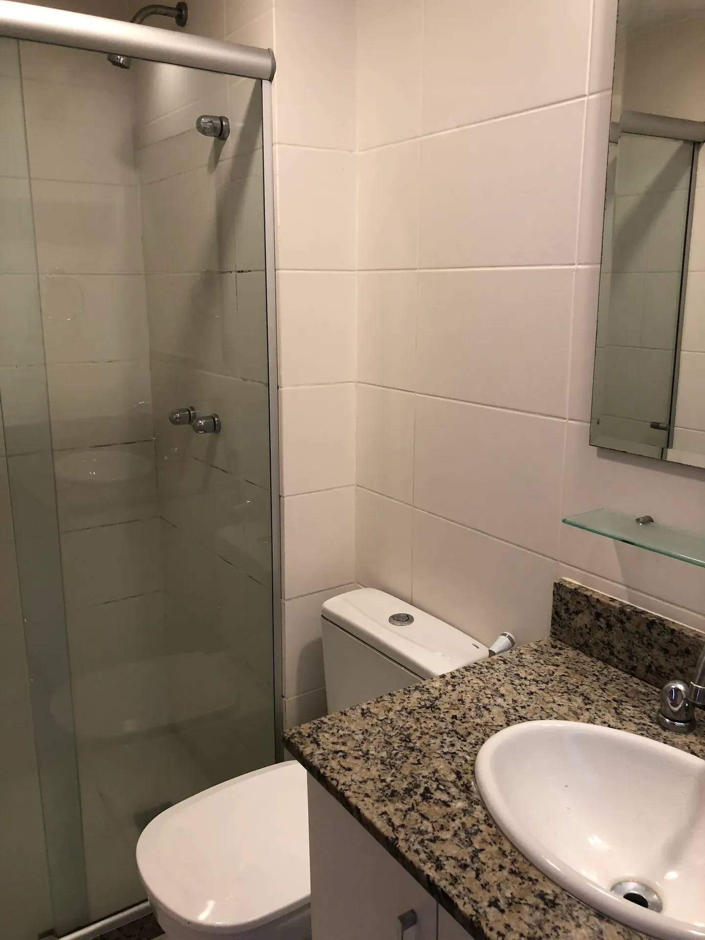 2-bedroom apartment in a building with a gym — photo 5