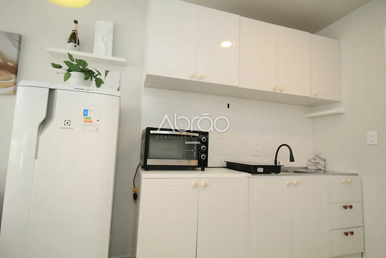 Furnished 1-bedroom apartment with an open kitchen — photo 4
