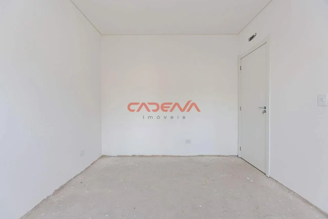 Balcony with a grill in a 3-bedroom house, 128 m² — photo 18