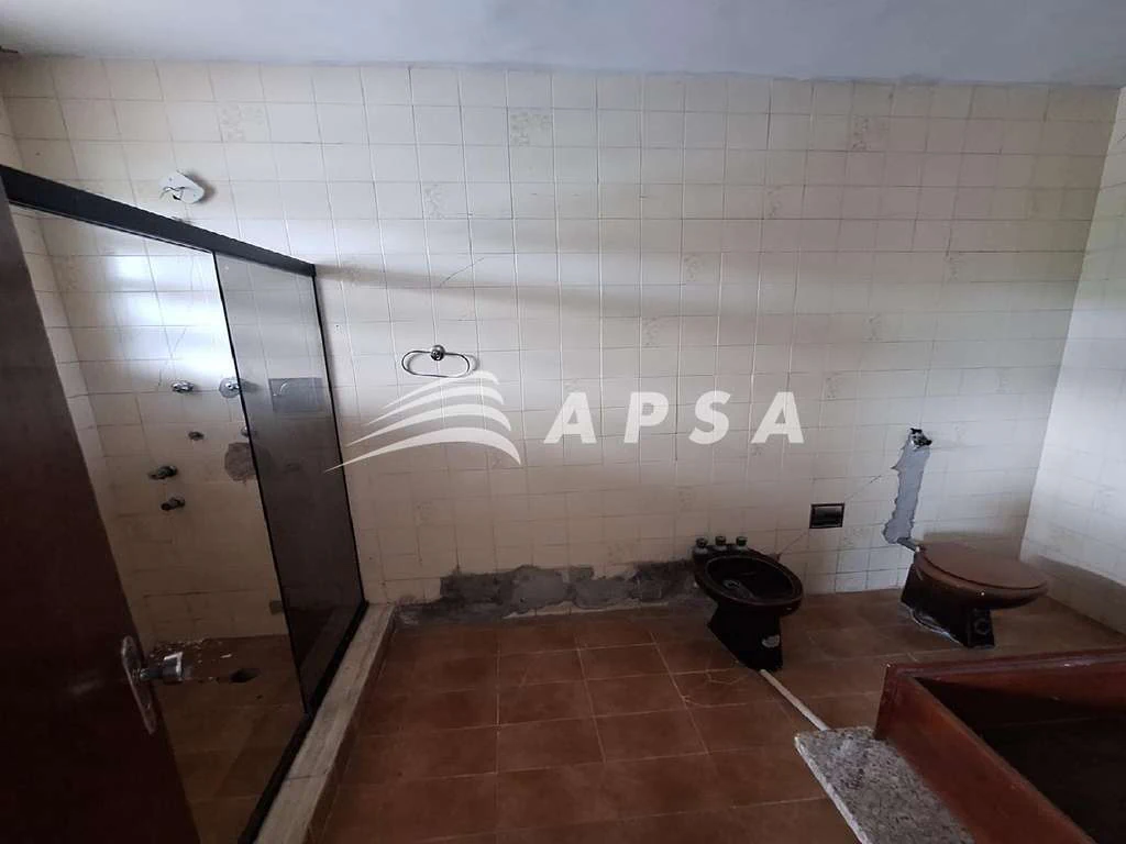 Casa sem mobília com 5 quartos e 625 m² construída — photo 25