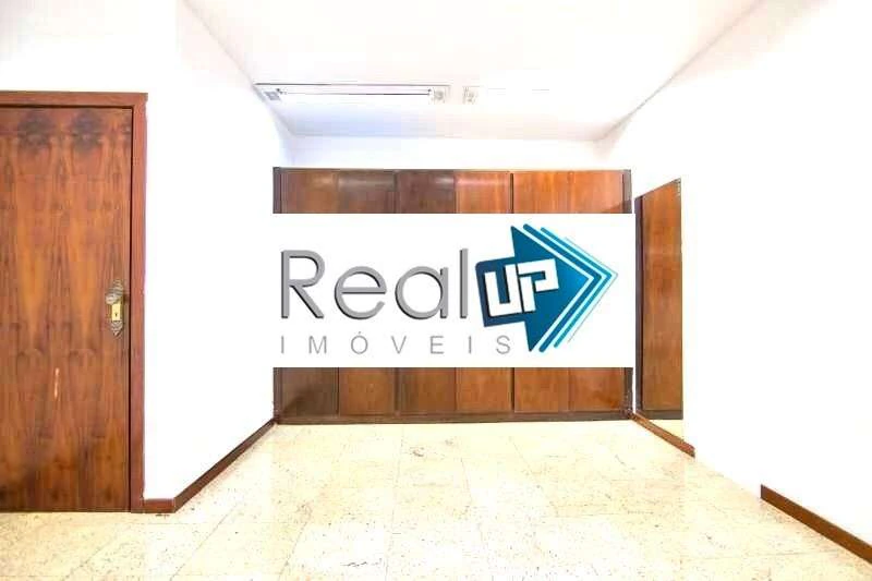 172 m² apartment with 3 bedrooms and a dedicated laundry area — photo 16