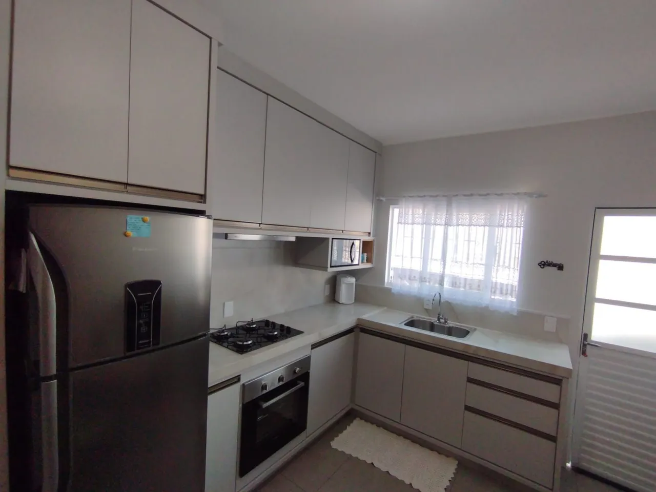 84 m² apartment with a home office and a washing machine