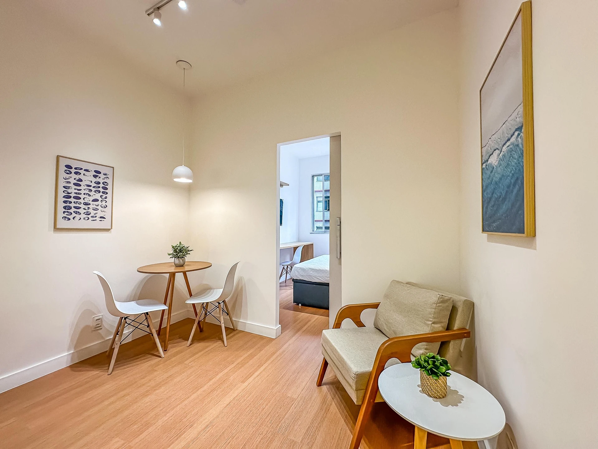 Furnished apartment, 35 m², with a home office