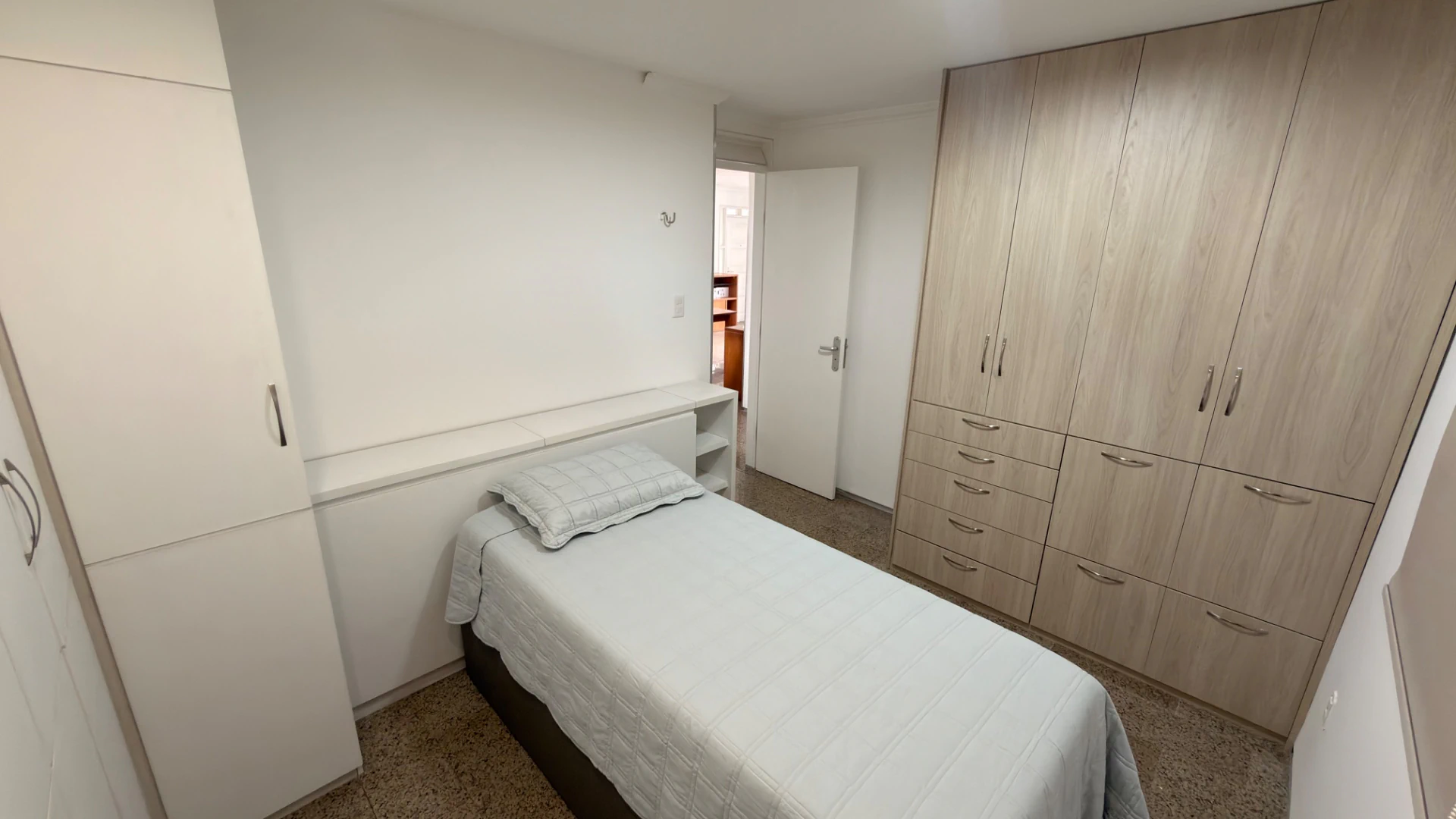 Apartamento, 99 m², com banheira — photo 13
