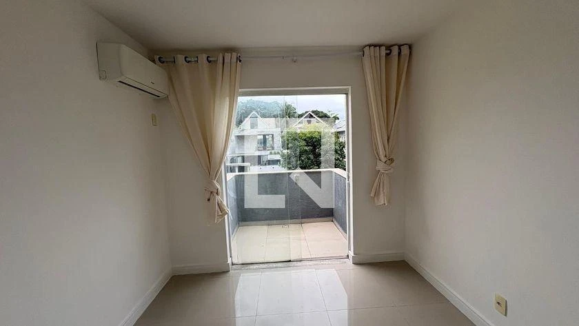 4-bedroom house with a washing machine — photo 9