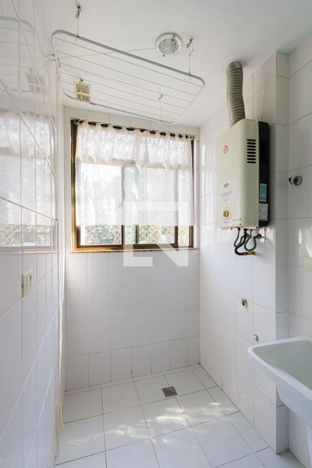 Apartamento com 3 quartos e cozinha fechada a gás — photo 35
