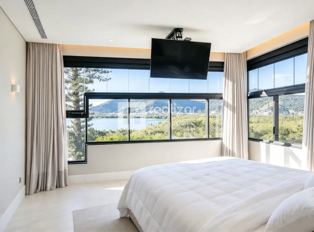 Furnished apartment, 164 m², with floor-to-ceiling windows — photo 13