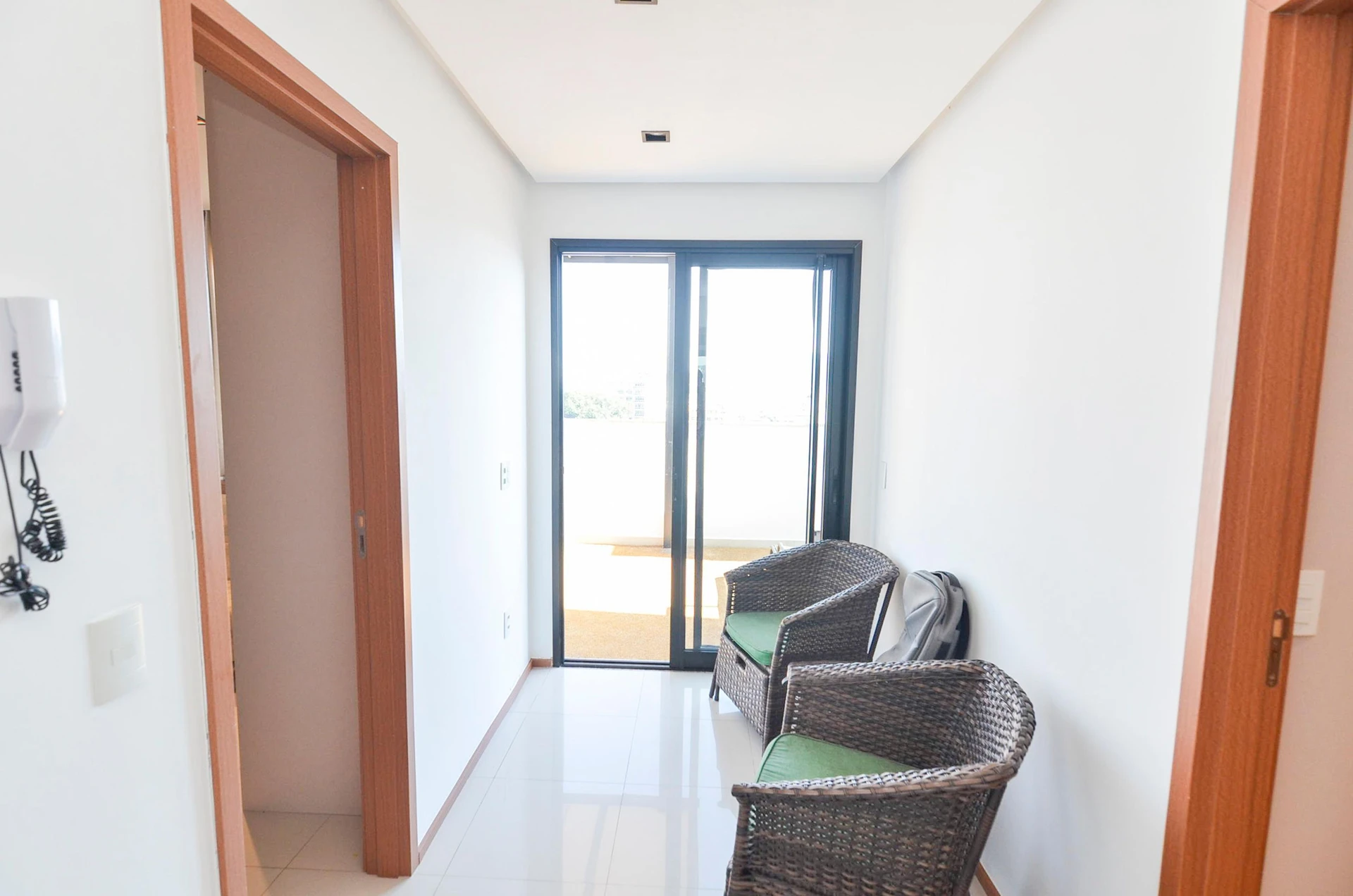 Furnished 3-bedroom apartment with balcony and BBQ grill — photo 60