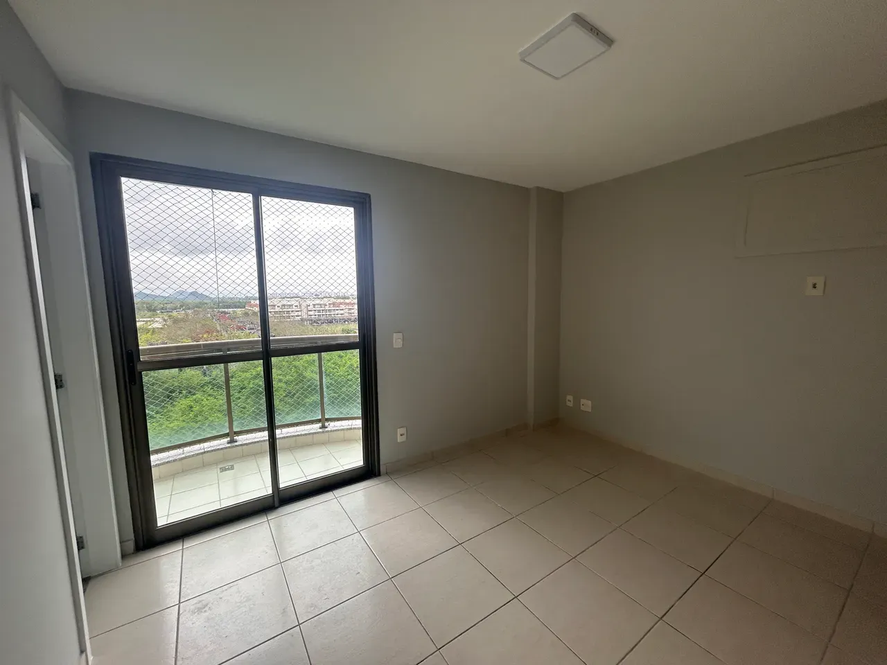 Apartamento no 4º andar com varanda envidraçada — photo 2