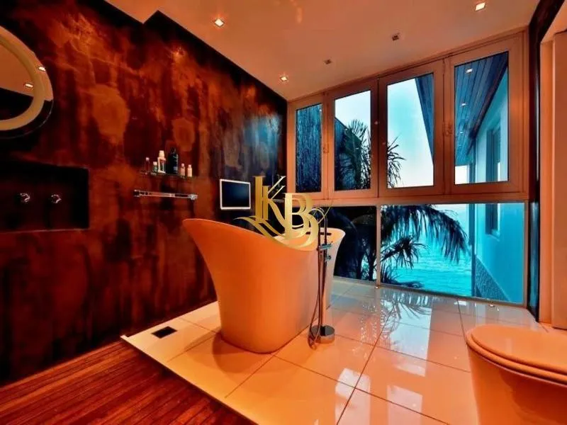 Unfurnished house with 5 bedrooms and 5 bathrooms — photo 16