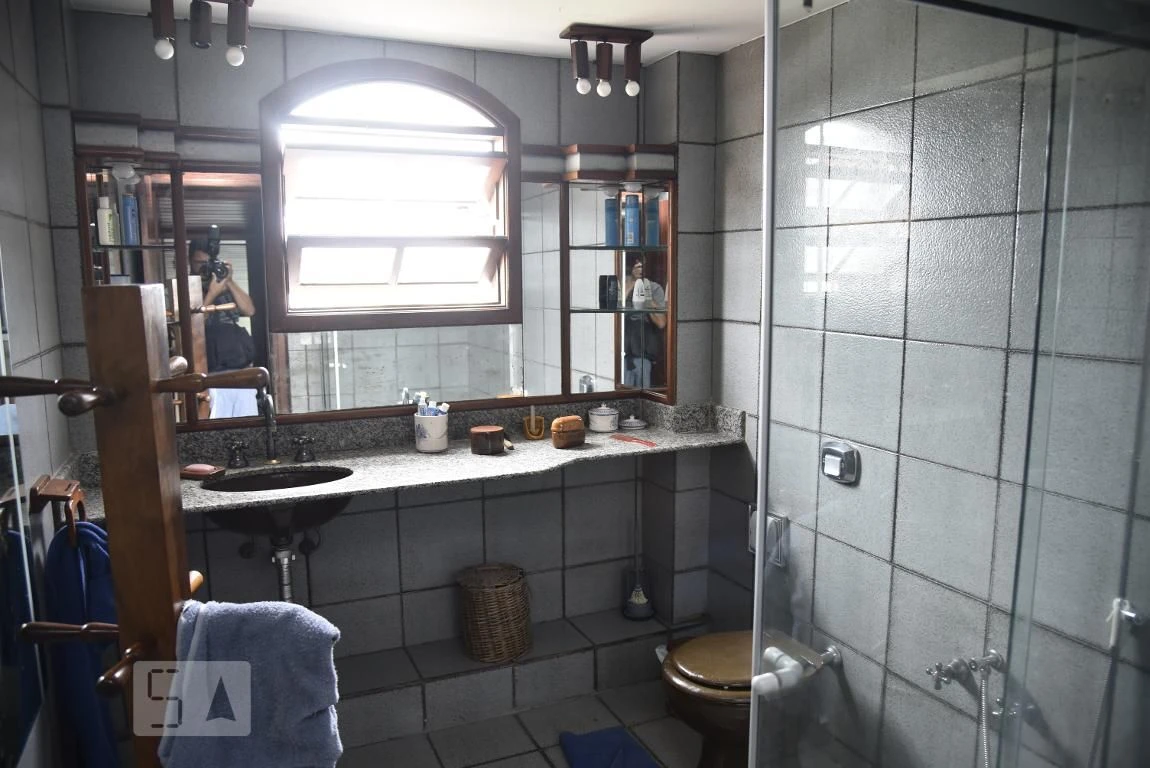 Casa com 4 quartos e 6 banheiros, com cozinha independente — photo 85