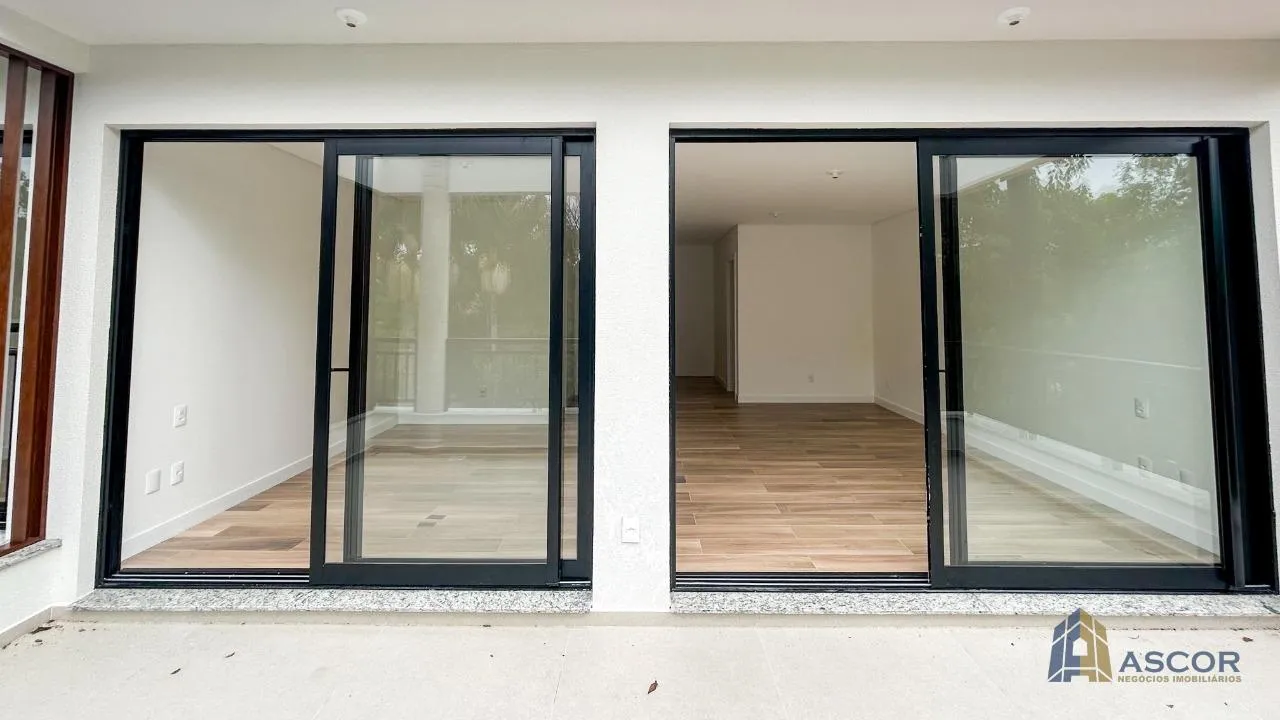 Garden in a 4-bedroom house, 250 m² — photo 10