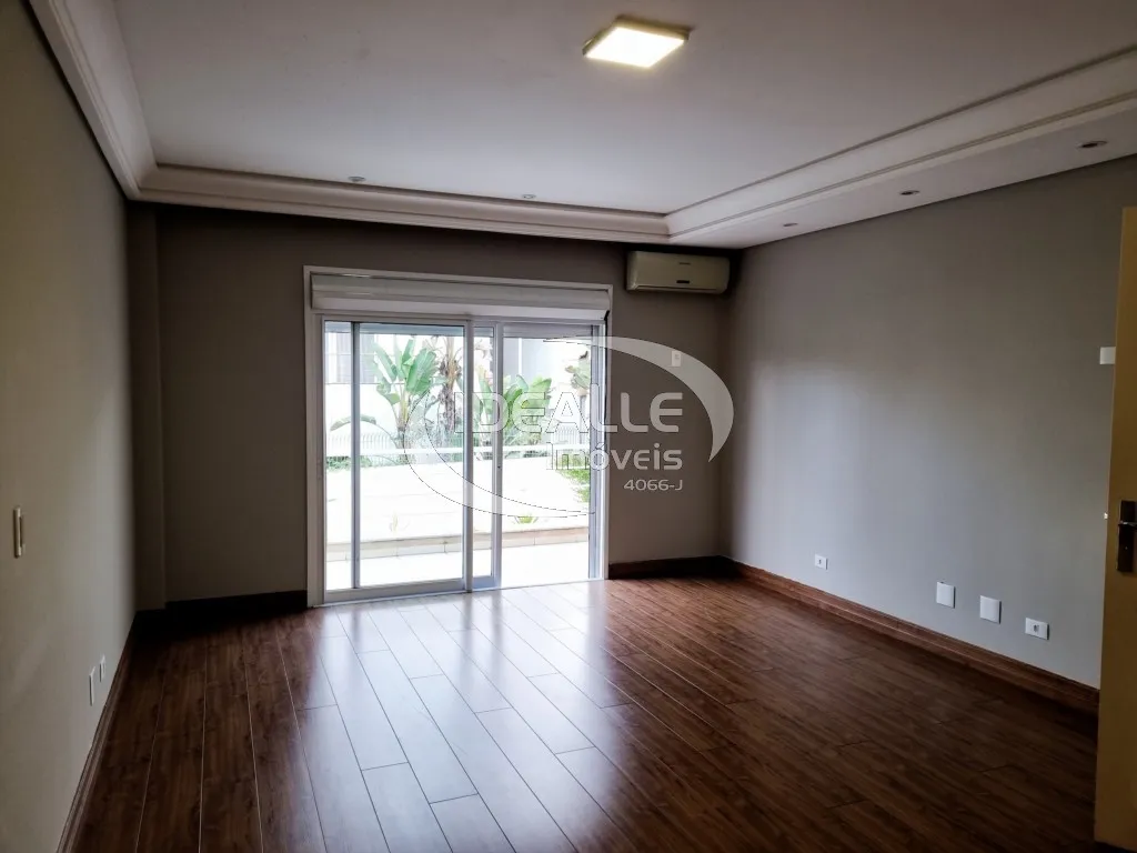 Rental house with 5 bedrooms and 6 bathrooms — photo 21