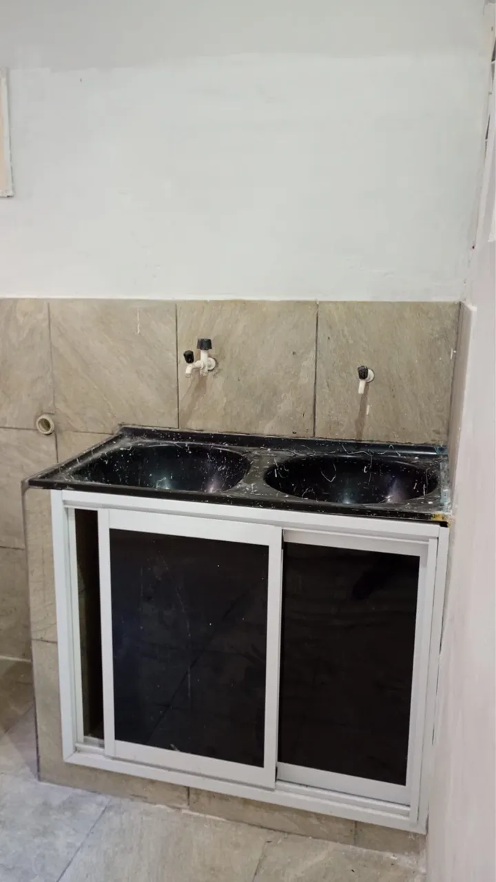 House with 2 bedrooms and 1 bathroom, fitted kitchen — photo 8