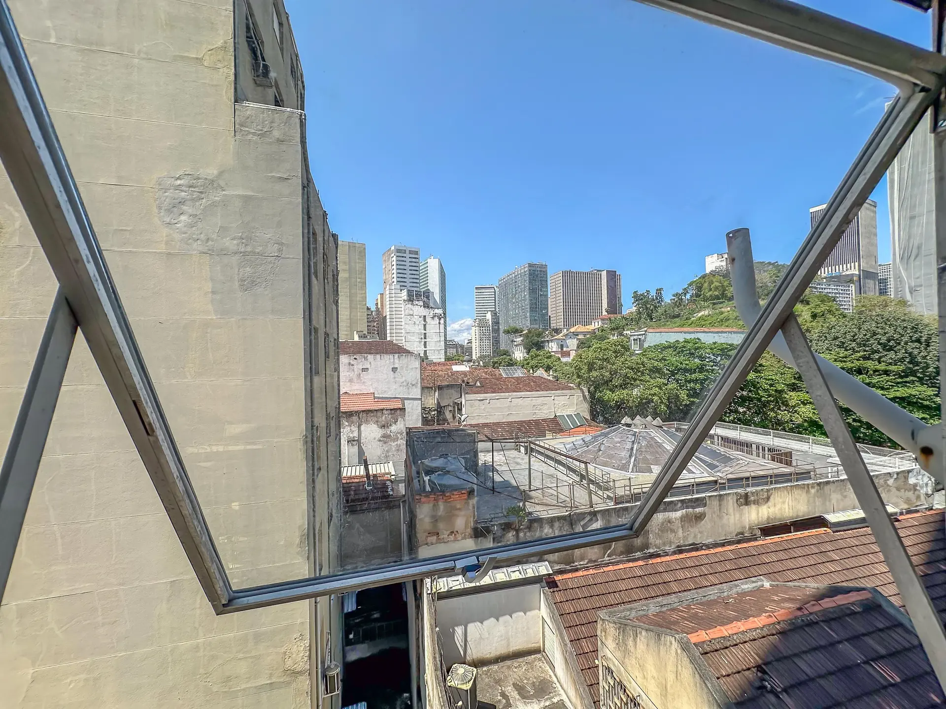 Monoambiente con espacio de home office en Rio de Janeiro — photo 20