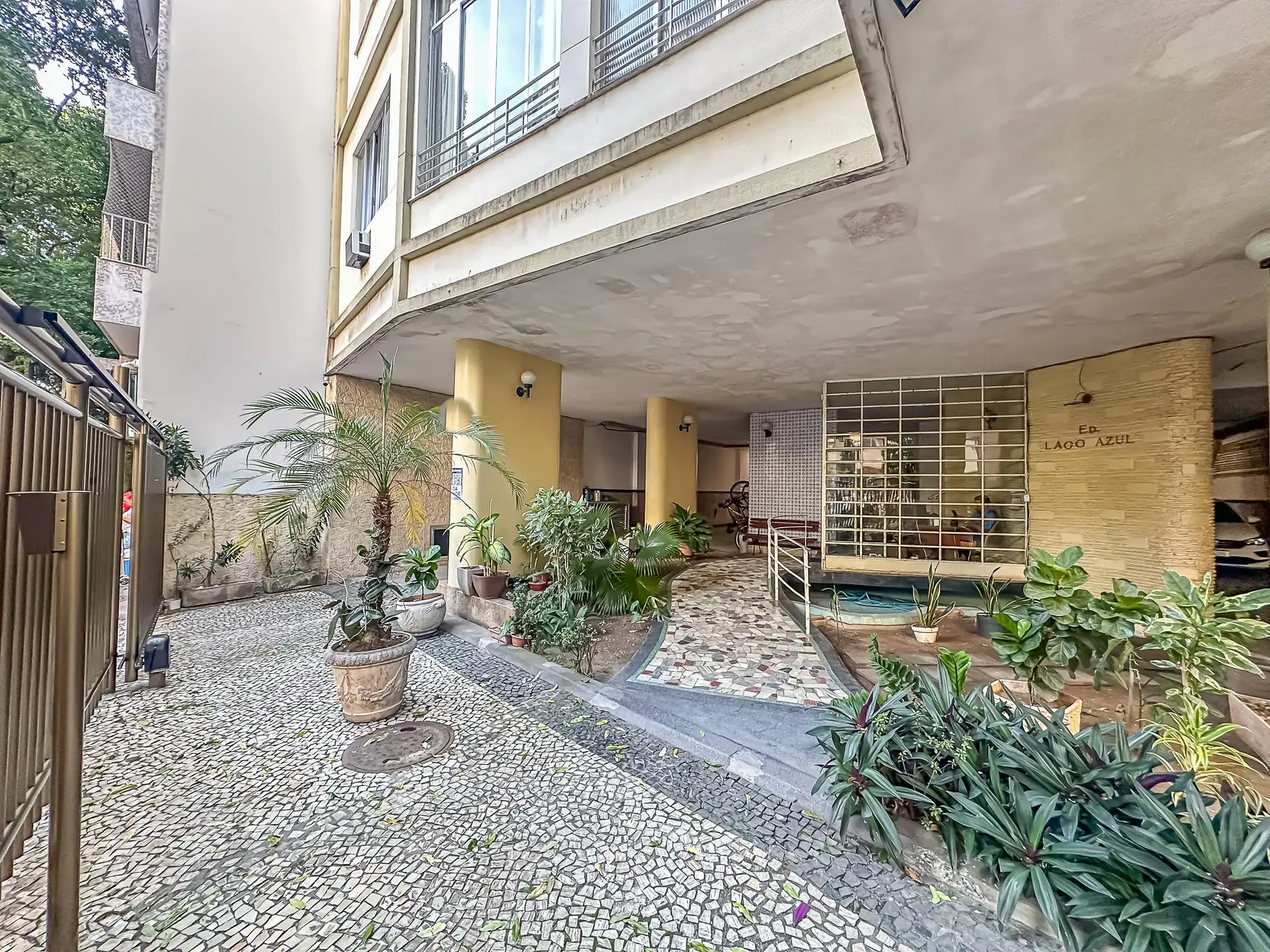 Furnished 1-bedroom apartment with kitchenette and gas stove — photo 3