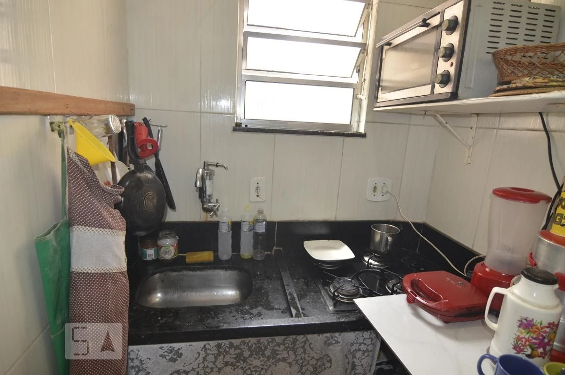 Furnished 1-bedroom apartment with a gas stove kitchen — photo 18