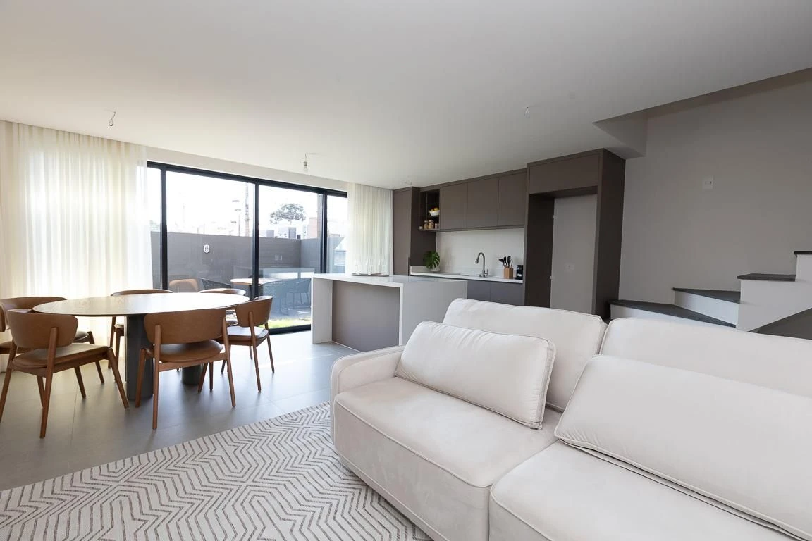 Furnished house with 3 bedrooms and private garden