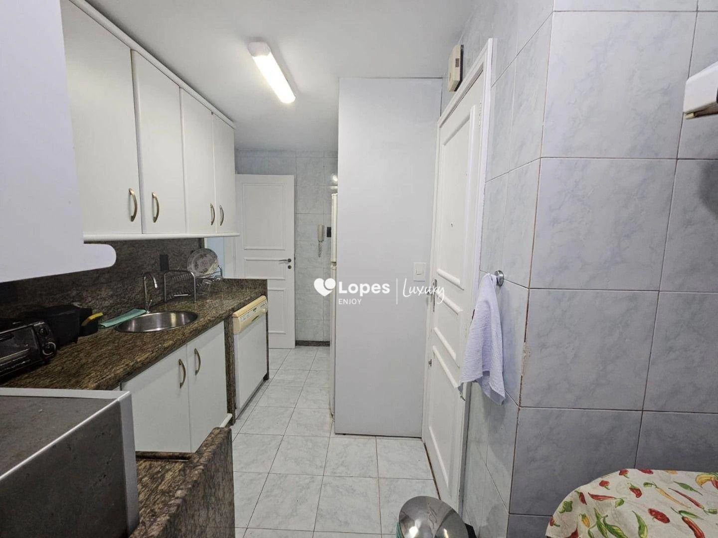Furnished 3-bedroom apartment with 134 m² — photo 8