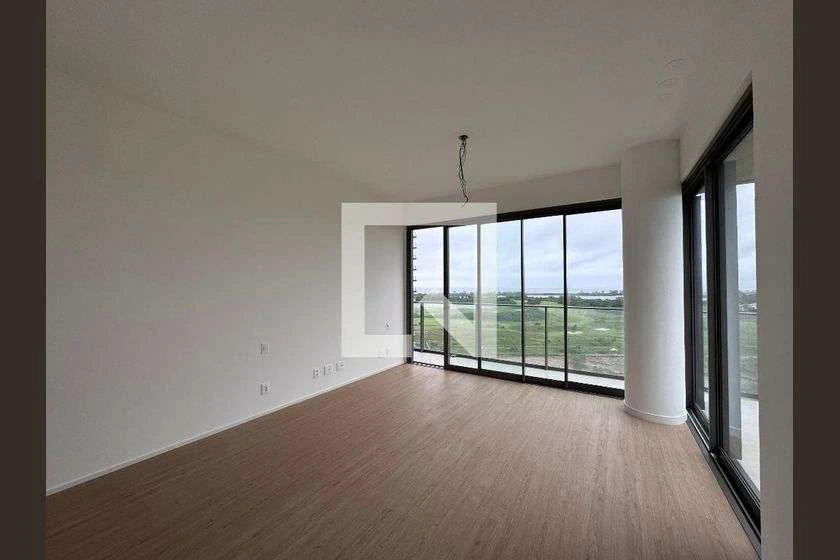 Apartment with 4 en-suite bedrooms and floor-to-ceiling windows — photo 27