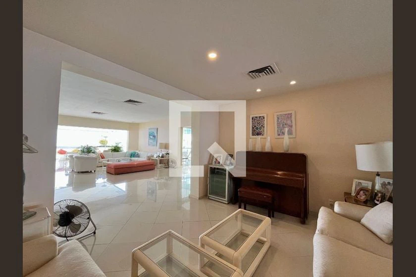 Apartment, 450 m², with a glass-enclosed balcony — photo 17