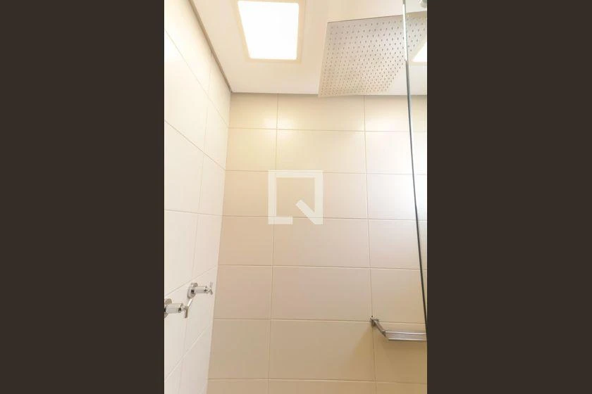 266 m² apartment with a bathtub and a walk-in closet — photo 5