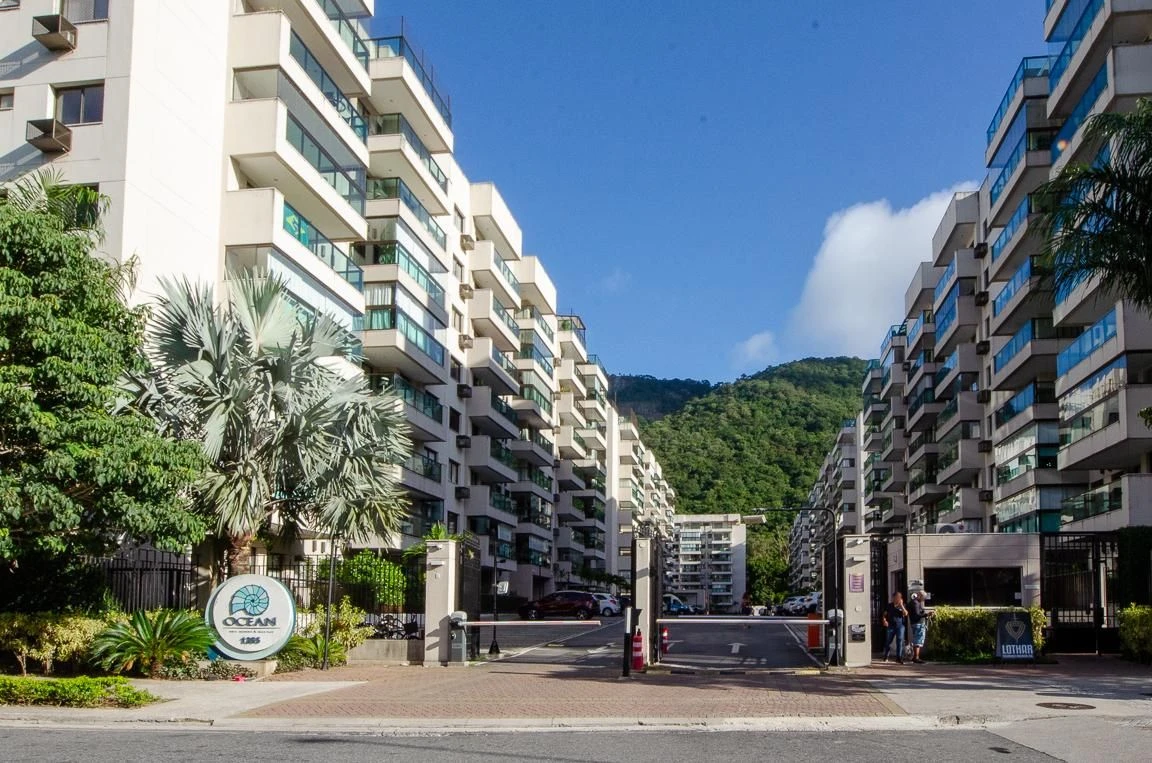 Furnished apartment, 65 m², with a glass-enclosed balcony — photo 42