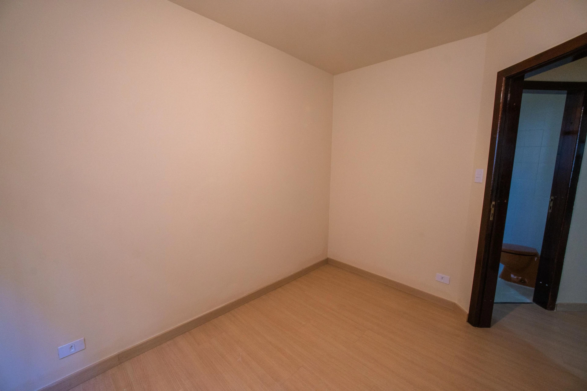 2-bedroom apartment with wood or laminate floors — photo 33