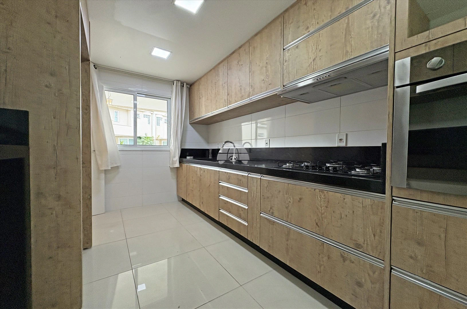 Casa, 172 m², com varanda envidraçada — photo 9