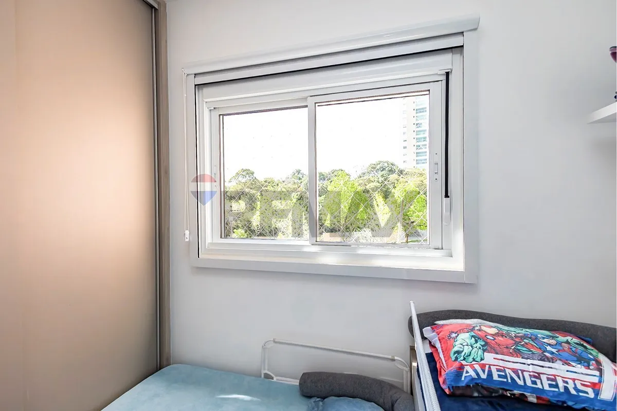 Glass-enclosed balcony in a 2-bedroom apartment, 69 m² — photo 38
