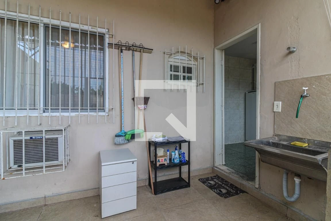 Furnished house with 2 bedrooms and 2 parking spaces — photo 32