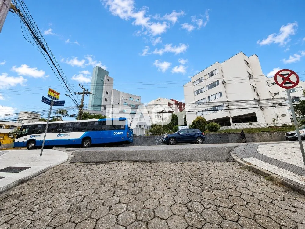 Квартира 66 м² с грилем на балконе и панорамными окнами — photo 34