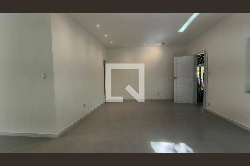 Casa com 3 quartos e 1230 m², pisos em cerâmica — photo 25