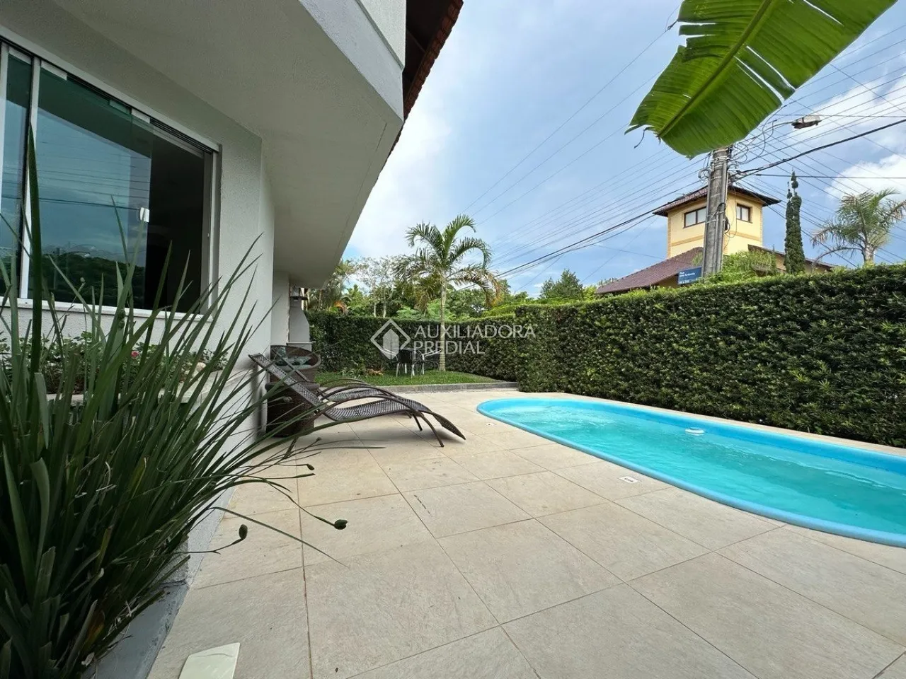 3 quartos e varanda envidraçada: casa de 288 m² — photo 16