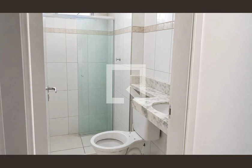 Apartamento de 2 quartos com cozinha fechada e fogão a gás — photo 4