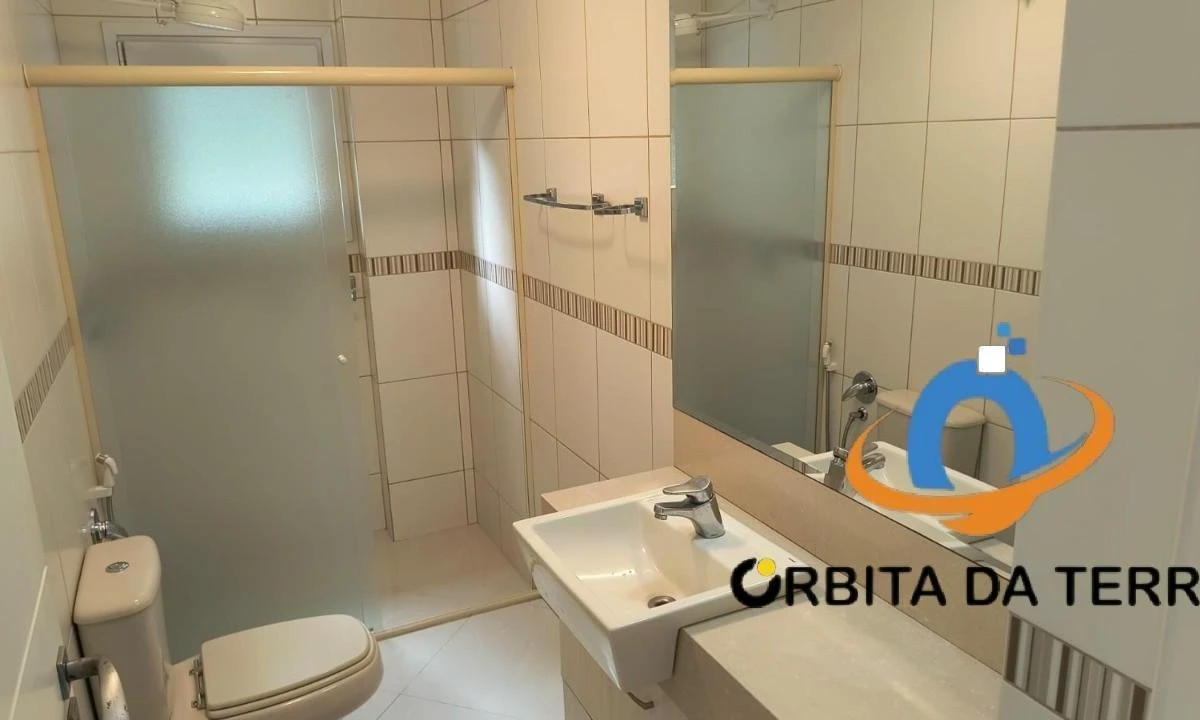 5-bedroom house with a bathtub in Curitiba