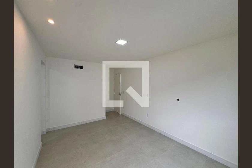 Rental house with 4 bedrooms and 222 m², balcony — photo 44