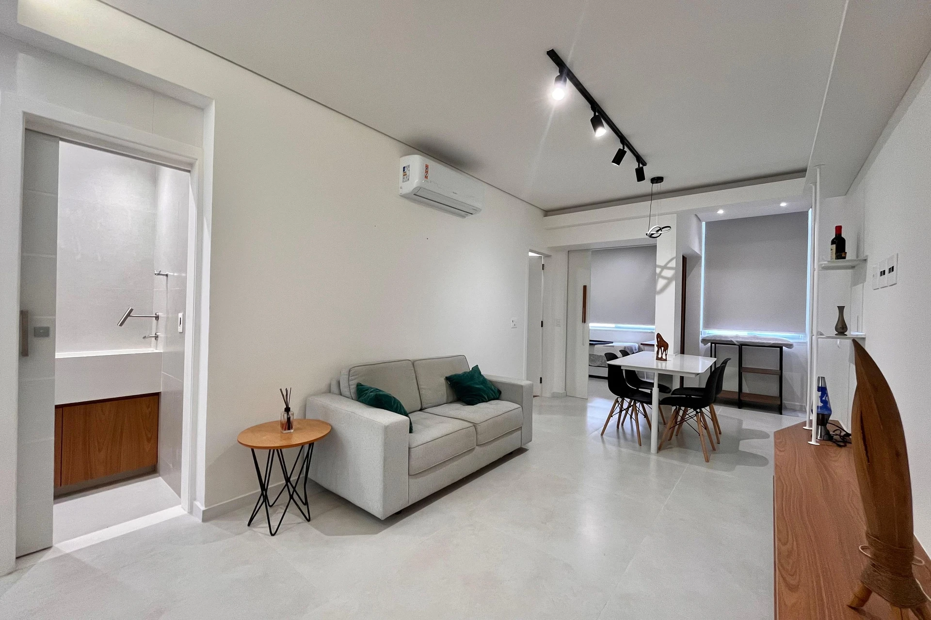 Furnished apartment, 70 m², with a home office — photo 25