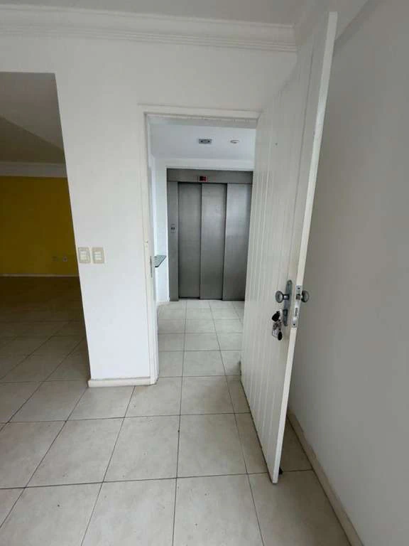 Орендна квартира з 4 спальнями та балконом — photo 4