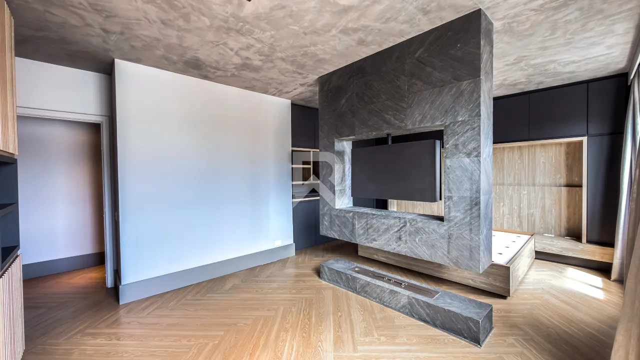 331 m² apartment with 2 parking spaces and 2 en-suites — photo 19