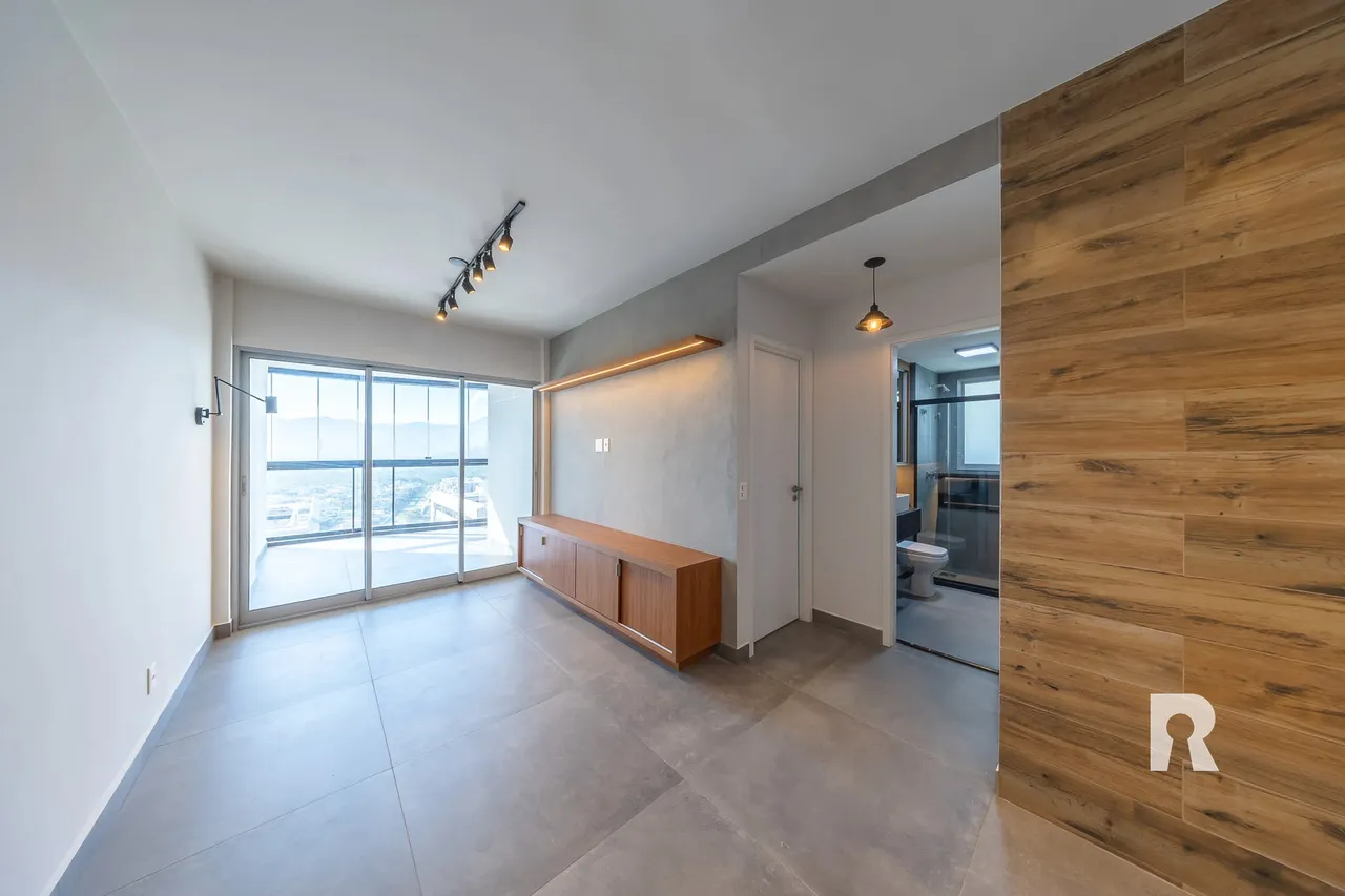 2-bedroom apartment with open-plan kitchen — photo 5