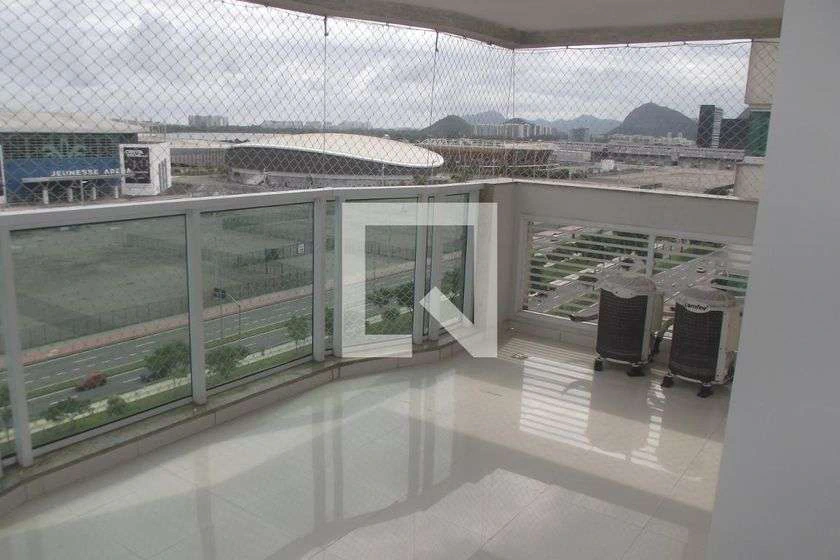 Apartamento de 3 quartos com suíte e banheira