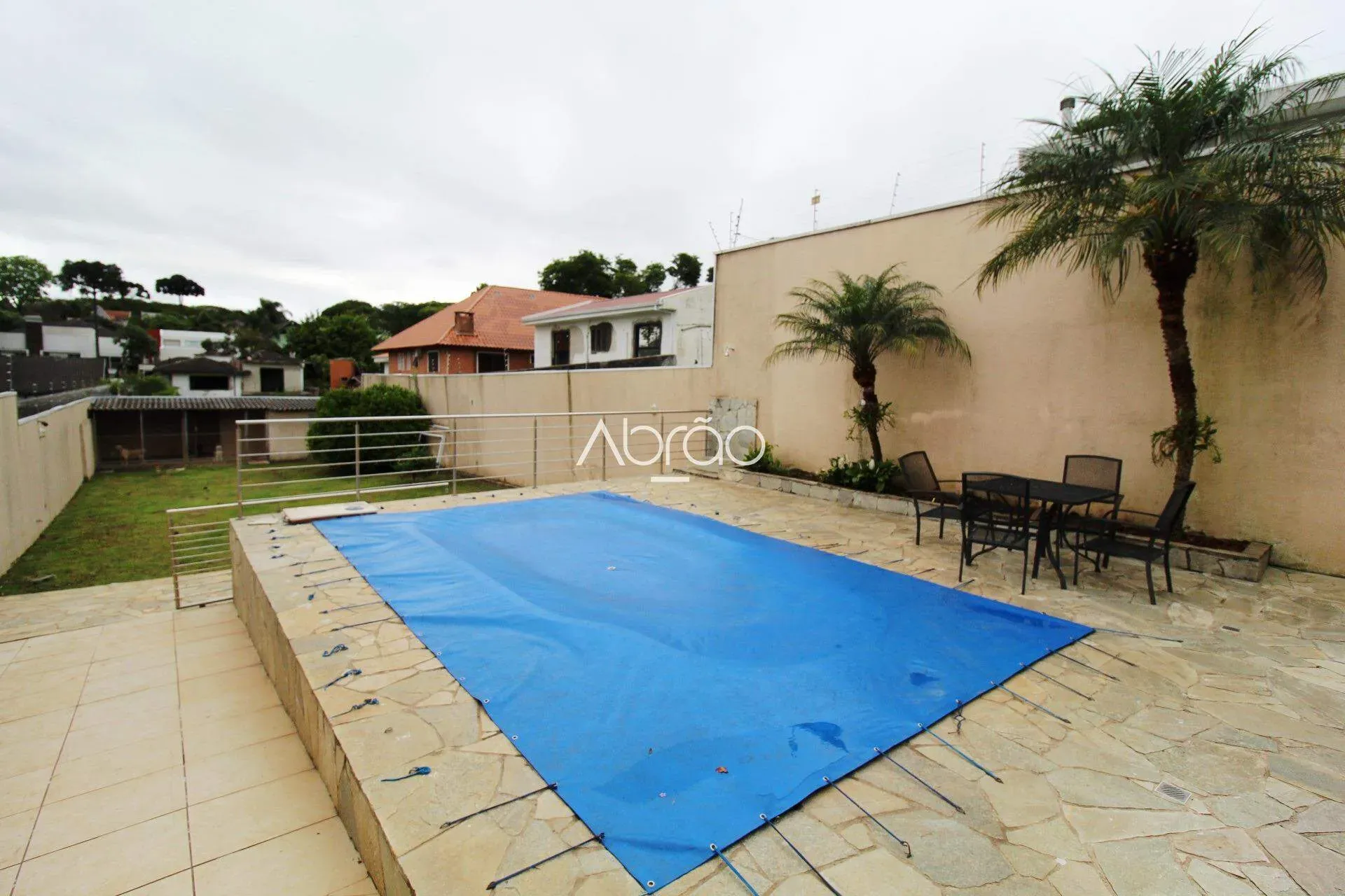 4-bedroom house with a private BBQ area — photo 21