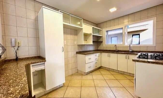 Casa de 244 m² con piscina privada y bañera — photo 2