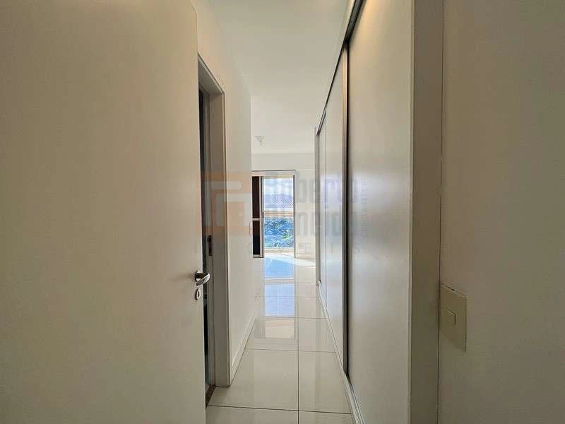 236 m² apartment with 4 en-suite bedrooms and gourmet balcony — photo 17