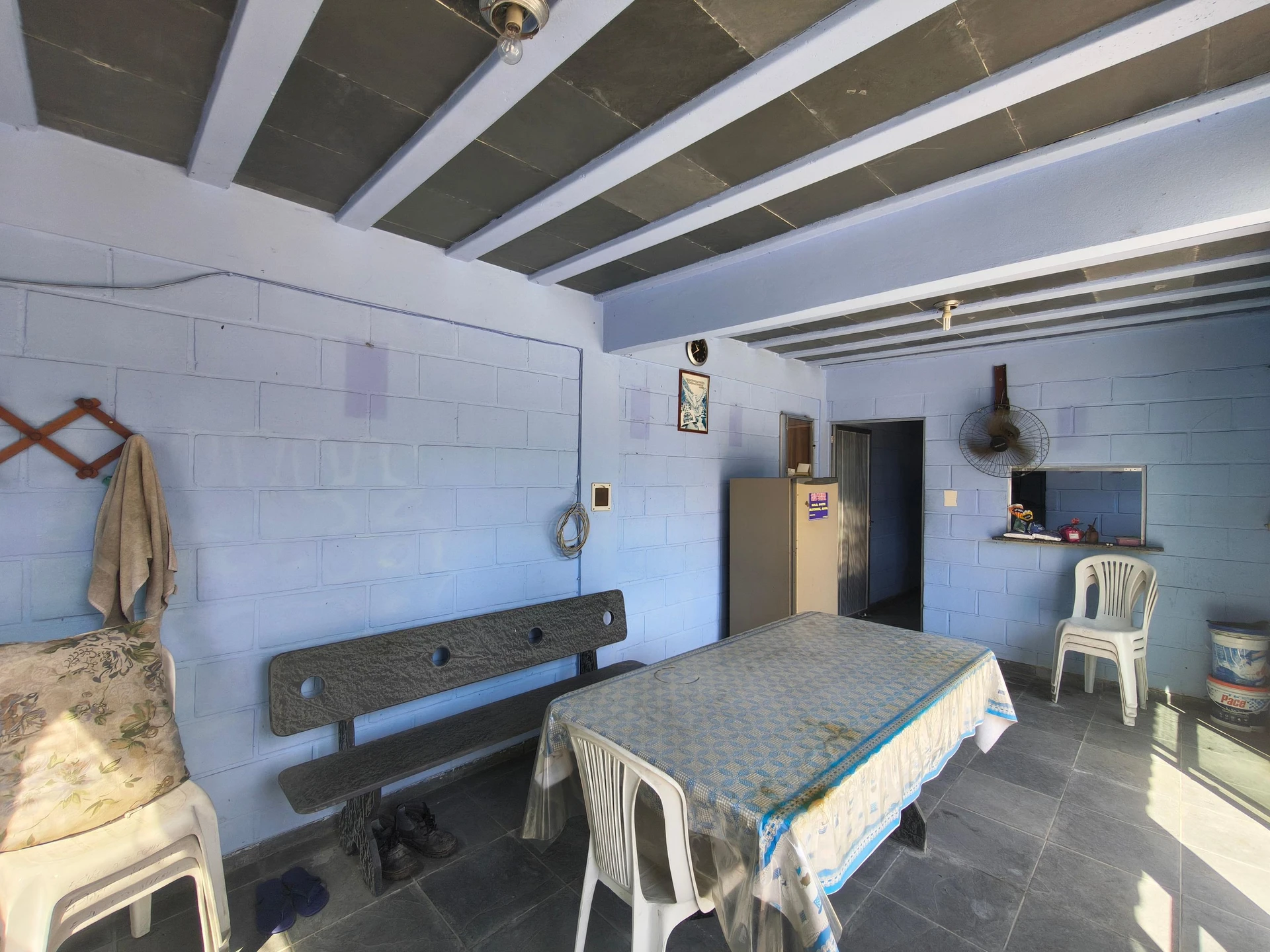 Casa sem mobília com 1 quarto e varanda com pia — photo 12