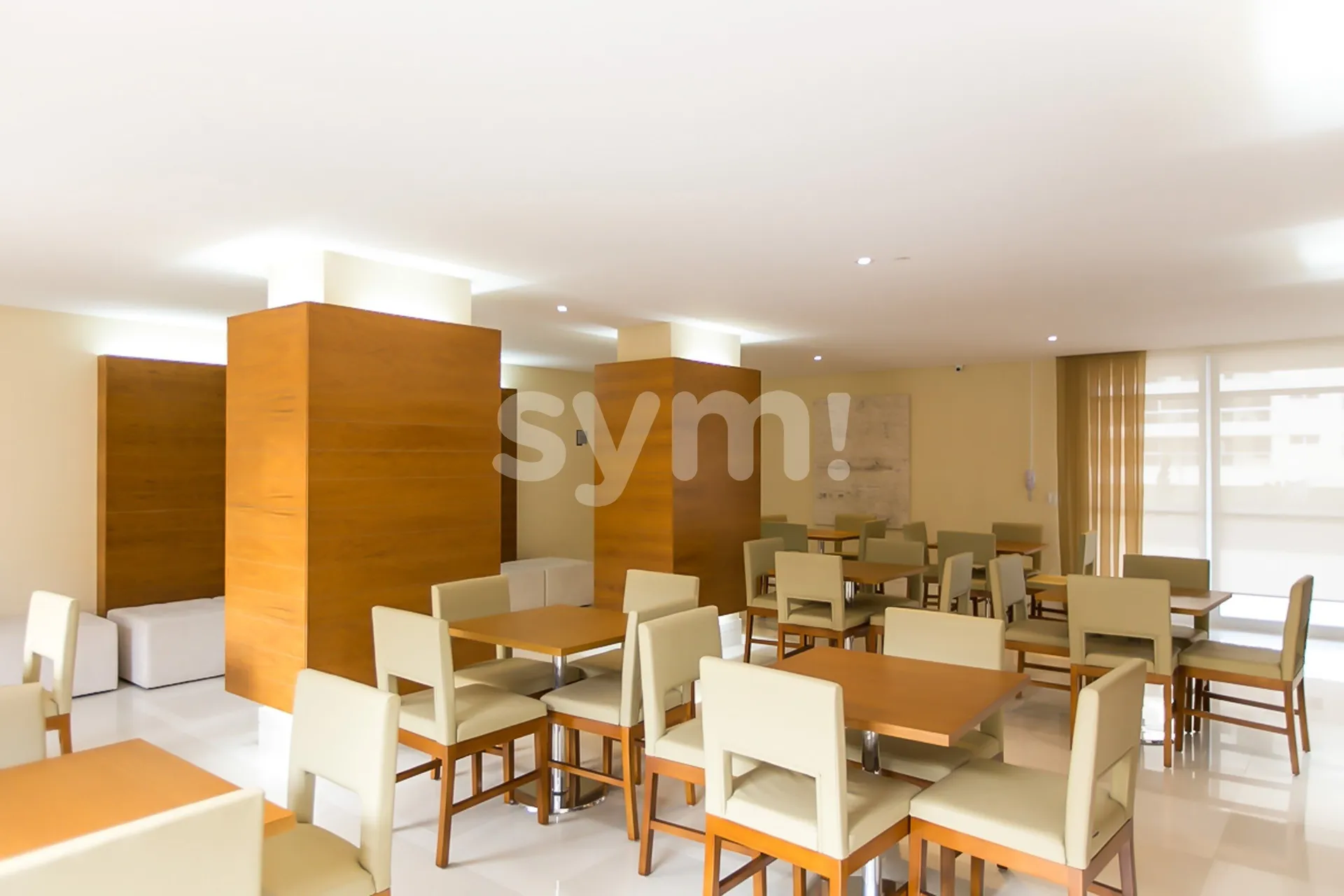256 m² apartment with 3 en-suite bedrooms and enclosed balcony — photo 39